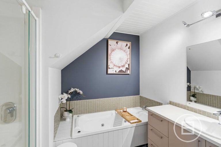 Photo of property in 15 Lookaway Place, Huntsbury, Christchurch, 8022