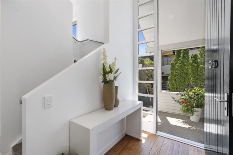 Photo of property in 75a Stanley Point Road, Stanley Point, Auckland, 0624