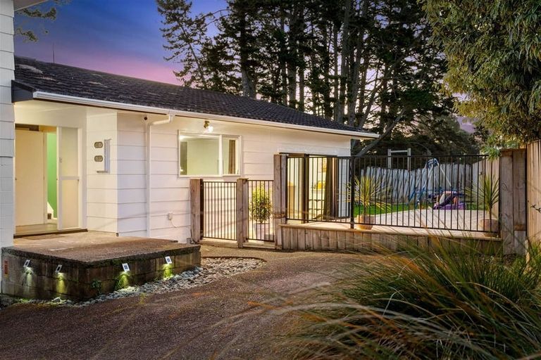 Photo of property in 93 Oreil Avenue, West Harbour, Auckland, 0618