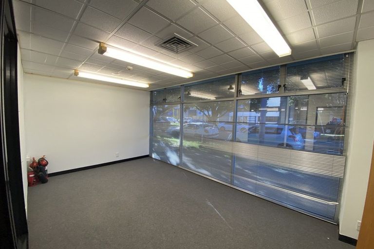 Photo of property in 22 Raroa Road, Kelburn, Wellington, 6012