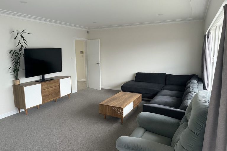Photo of property in 104 Lincoln Park Avenue, Massey, Auckland, 0614