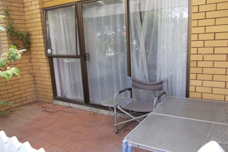 Photo of property in 58 Kurnell Drive, Botany Downs, Auckland, 2010