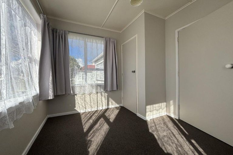 Photo of property in 40 Wrantage Street, Westown, New Plymouth, 4310