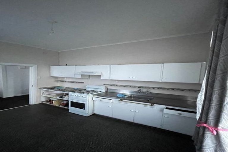Photo of property in 1/50 Clyde Street, Island Bay, Wellington, 6023