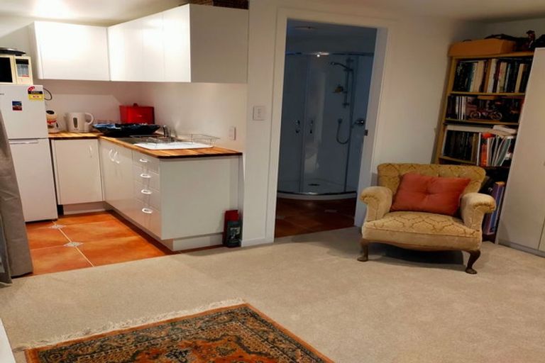 Photo of property in 29 Kingston Heights Road, Kingston, Wellington, 6021