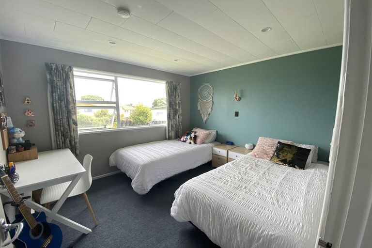 Photo of property in 7 Newbury Place, Waitara, 4320