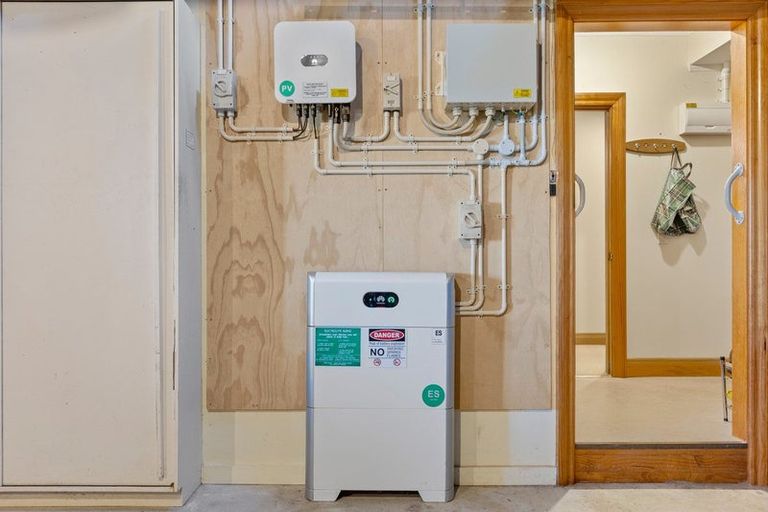 Photo of property in 12a Tamati Place, Merrilands, New Plymouth, 4312