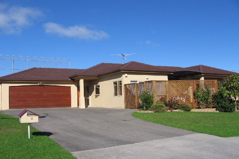Photo of property in 8 Stonedge Lane, Rosedale, Auckland, 0632