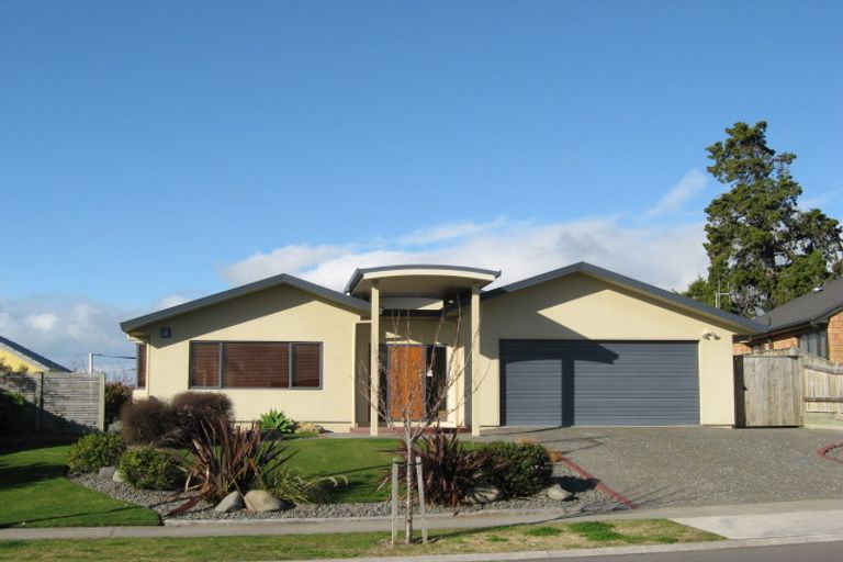 Photo of property in 12 Palmbrook Avenue, Havelock North, 4130