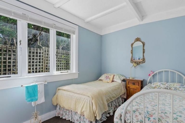 Photo of property in 1/10 Knights Road, Rothesay Bay, Auckland, 0630