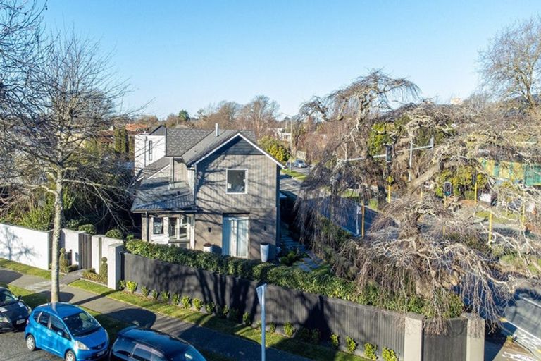 Photo of property in 2 Snowdon Road, Fendalton, Christchurch, 8052