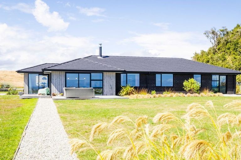 Photo of property in 12 Inanga Place, Ruatapu, 7883