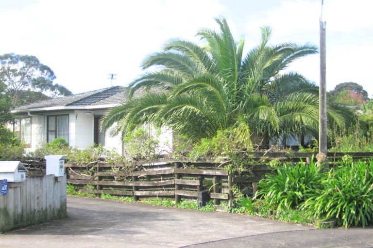 Photo of property in 13 Lendic Avenue, Henderson, Auckland, 0612