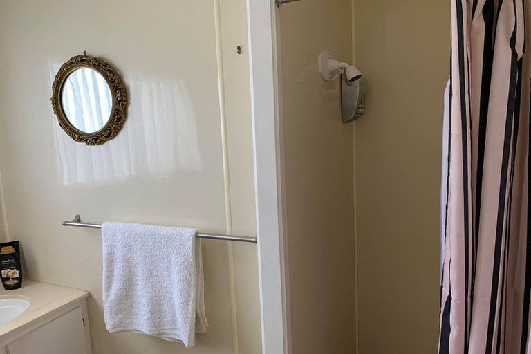 Photo of property in 2/5 Rainsford Street, Moturoa, New Plymouth, 4310