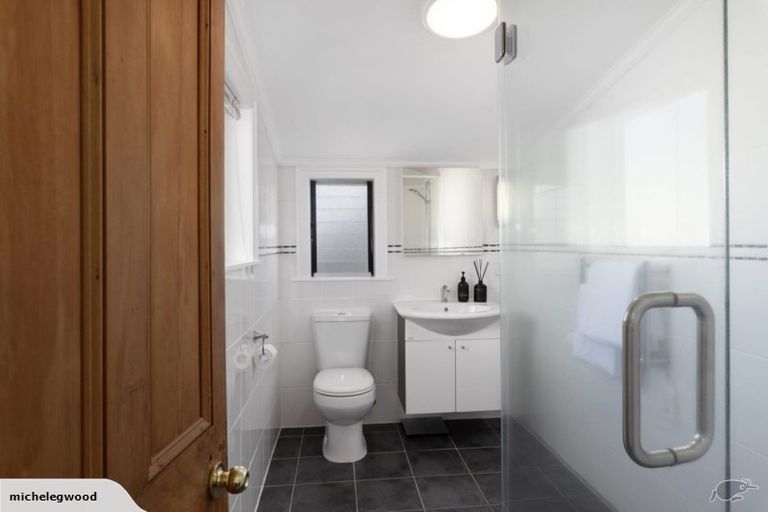 Photo of property in 1/86 Birkenhead Avenue, Birkenhead, Auckland, 0626