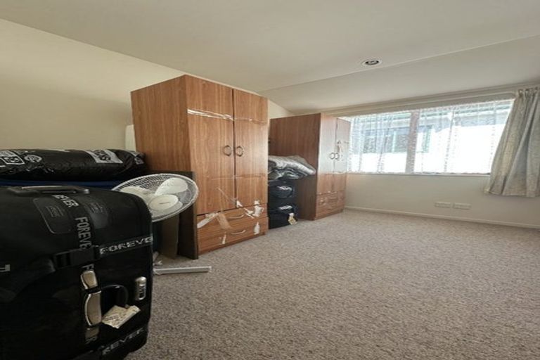 Photo of property in 31 Copplestone Place, New Lynn, Auckland, 0600