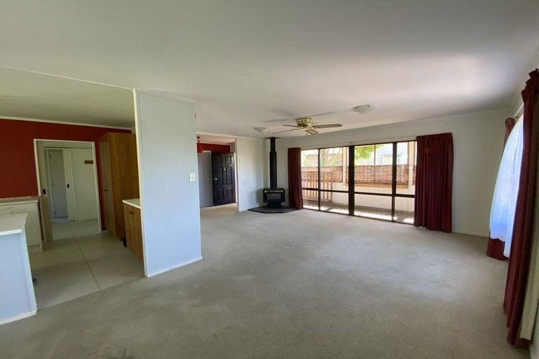 Photo of property in 60 Vintage Drive, Henderson, Auckland, 0612