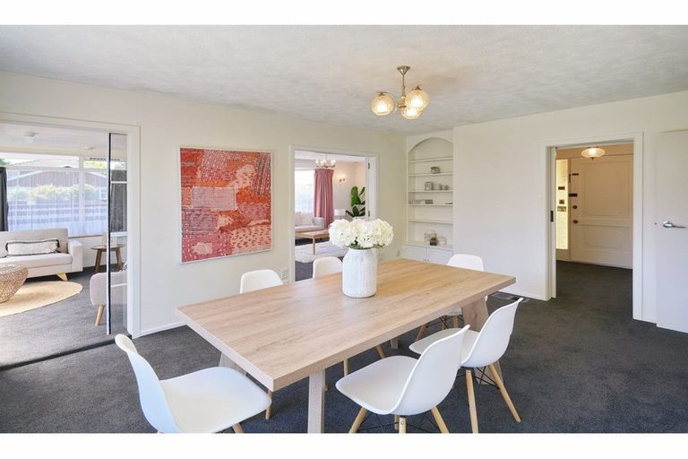 Photo of property in 2 Hawkswood Place, Avonhead, Christchurch, 8042