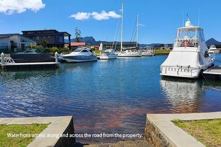 Photo of property in 16 Waitemata Drive, One Tree Point, 0118