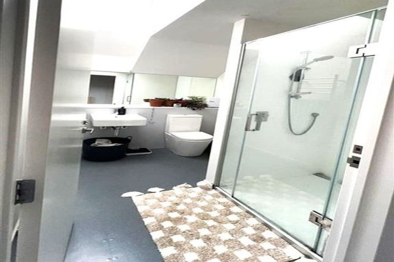 Photo of property in 383 Adelaide Road, Newtown, Wellington, 6021