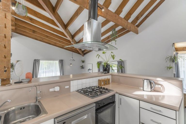 Photo of property in 12 Kew Grove, Raumati Beach, Paraparaumu, 5032