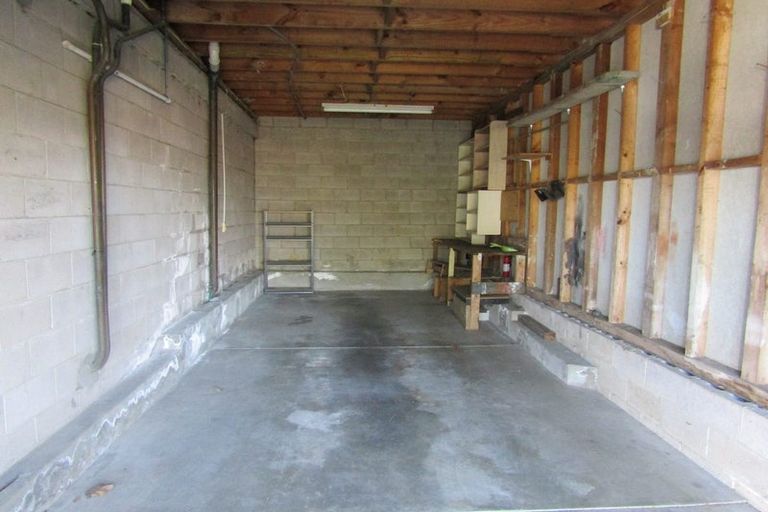 Photo of property in 2/24 Knights Road, Rothesay Bay, Auckland, 0630