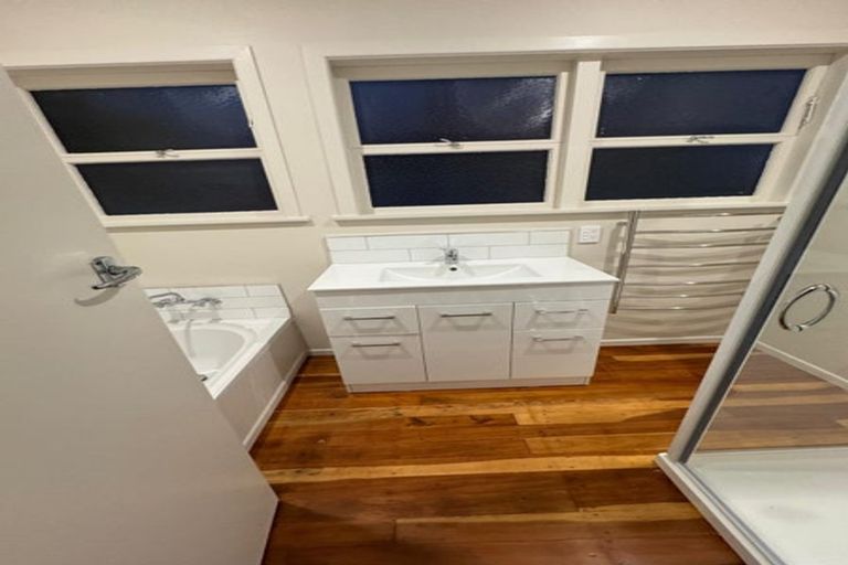 Photo of property in 29 Hillcrest Grove, Hillpark, Auckland, 2102