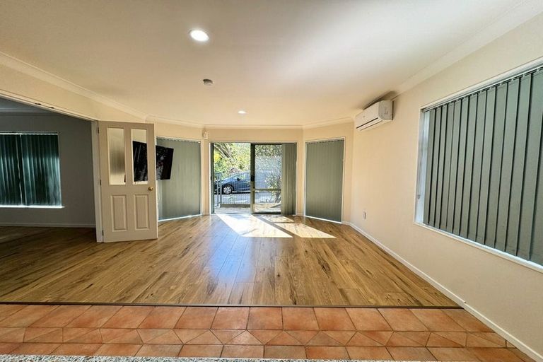 Photo of property in 180 Settlement Road, Papakura, 2110