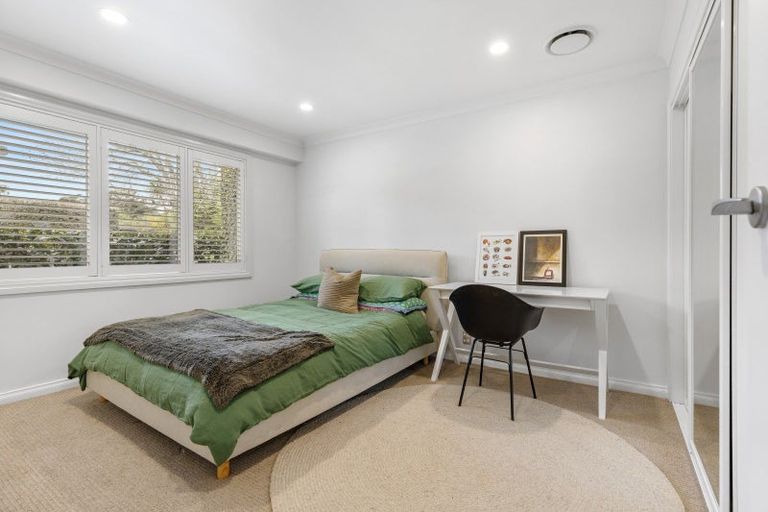 Photo of property in 21 Churchouse Road, Greenhithe, Auckland, 0632