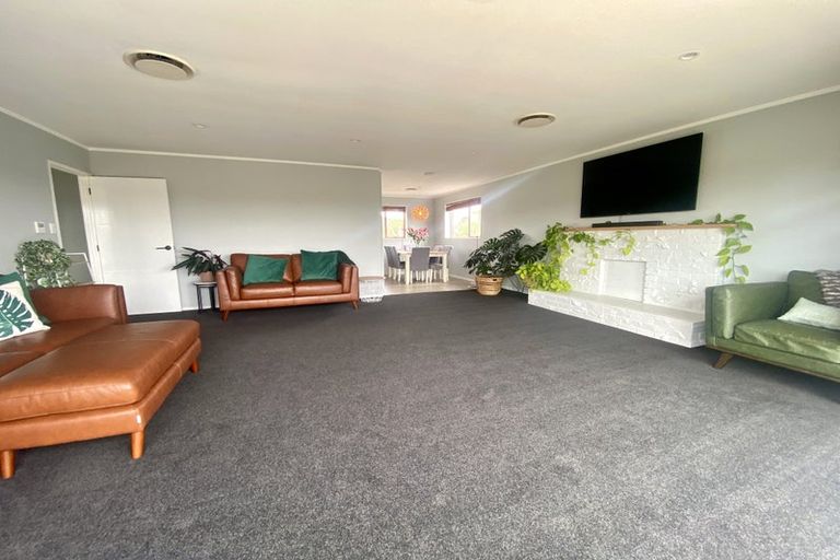 Photo of property in 7 Sealand Place, Mangere Bridge, Auckland, 2022
