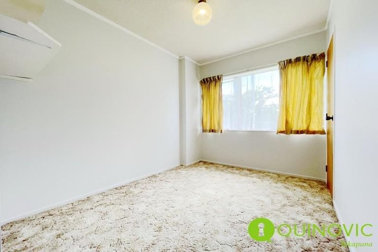 Photo of property in 2/17 Queen Mary Avenue, New Lynn, Auckland, 0600