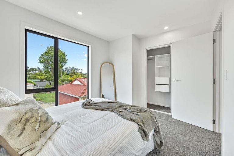 Photo of property in 4/504 Don Buck Road, Massey, Auckland, 0614