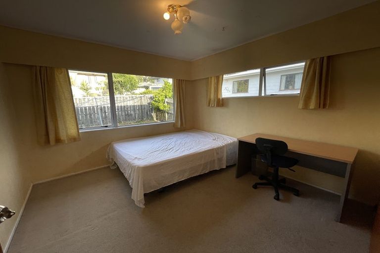 Photo of property in 11 Kathleen Street, Totara Vale, Auckland, 0627
