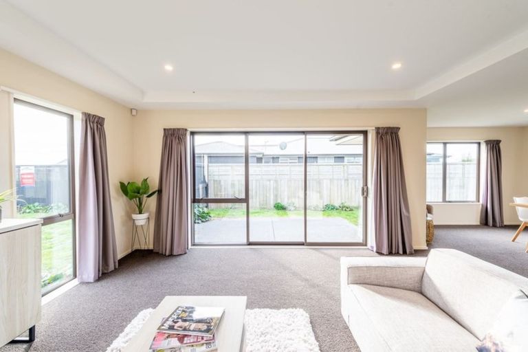 Photo of property in 8 Derek Anderson Place, Halswell, Christchurch, 8025