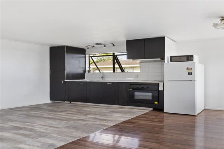 Photo of property in 1/1 Rebecca Rise, Weymouth, Auckland, 2103