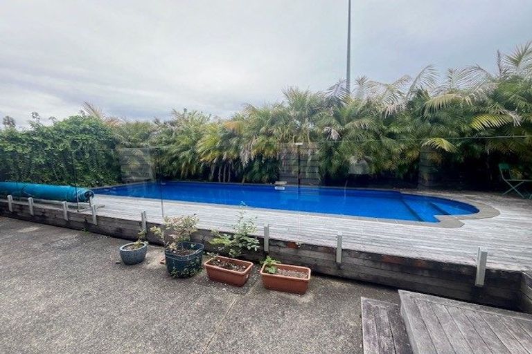 Photo of property in 62 Somerville Road, Shelly Park, Auckland, 2014