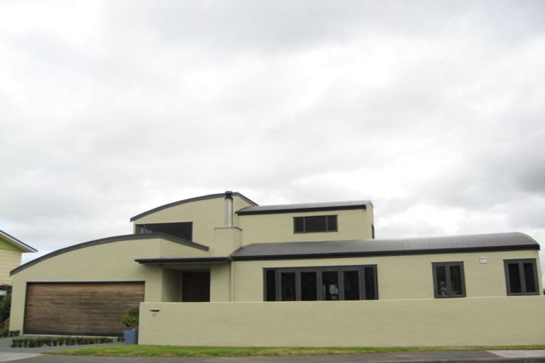 Photo of property in 17 Collison Terrace, Haumoana, 4102