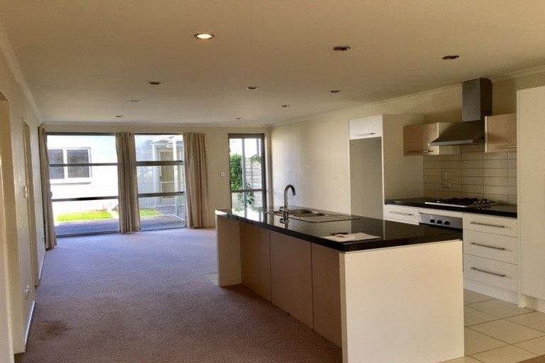 Photo of property in 22 Reins Road, Takanini, 2112