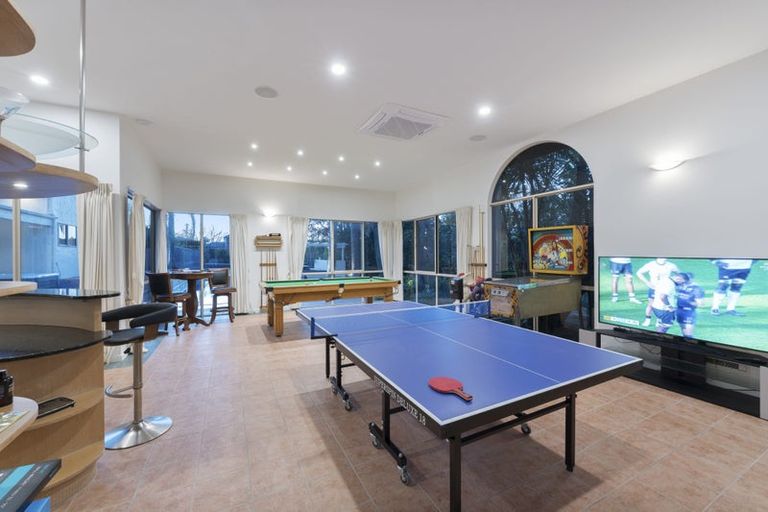 Photo of property in 9 Burgundy Park Avenue, Henderson, Auckland, 0612