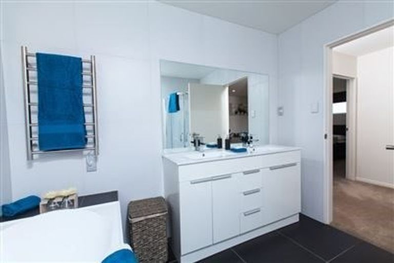 Photo of property in 95 Glenvar Road, Torbay, Auckland, 0630