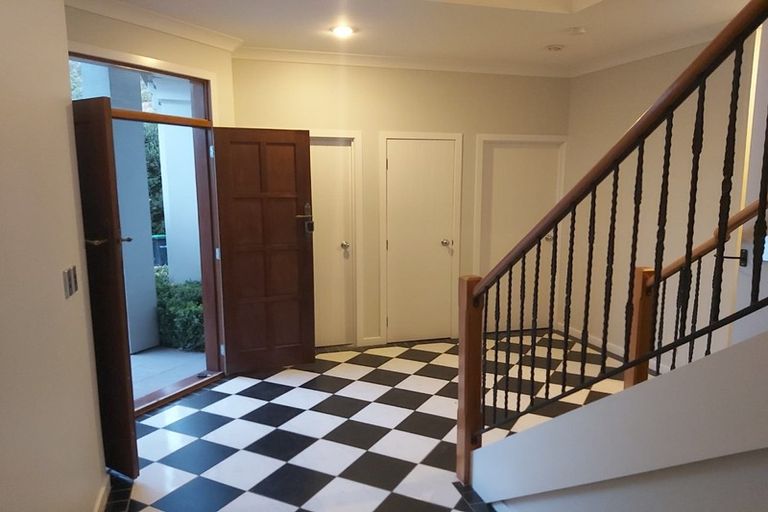 Photo of property in 16 Basil Place, Mount Pleasant, Christchurch, 8081