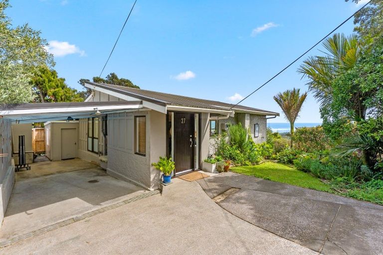 Photo of property in 27 Domain Crescent, Muriwai, Waimauku, 0881