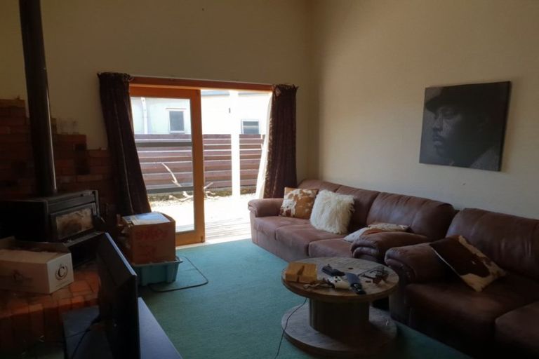 Photo of property in 2 Ohawe Terrace, Ohawe, Hawera, 4671