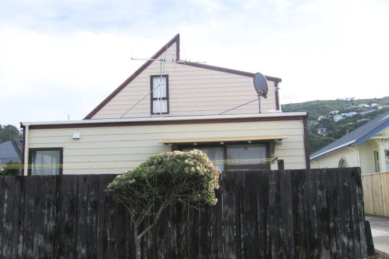 Photo of property in 2/110 Freyberg Street, Lyall Bay, Wellington, 6022