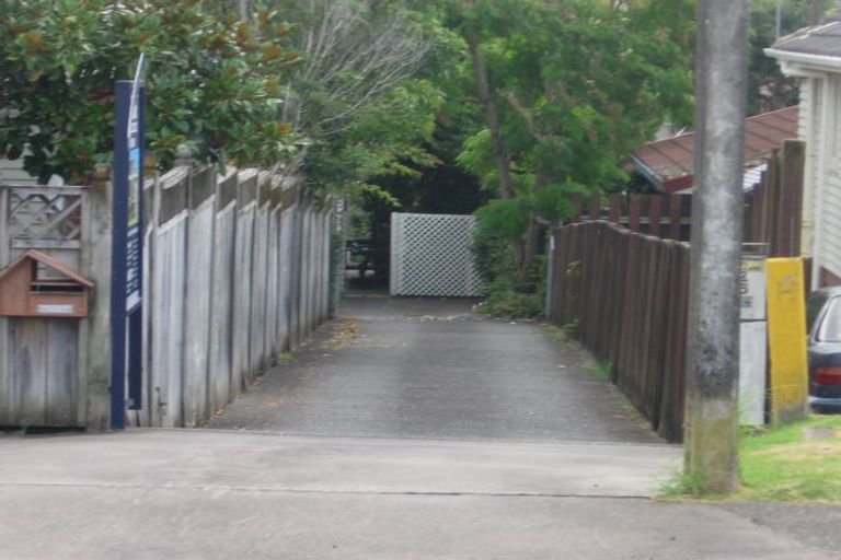 Photo of property in 1/6 Napoleon Avenue, Milford, Auckland, 0620