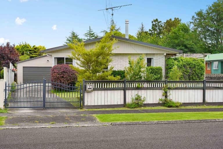 Photo of property in 5 Brookbank Place, Glenview, Hamilton, 3206