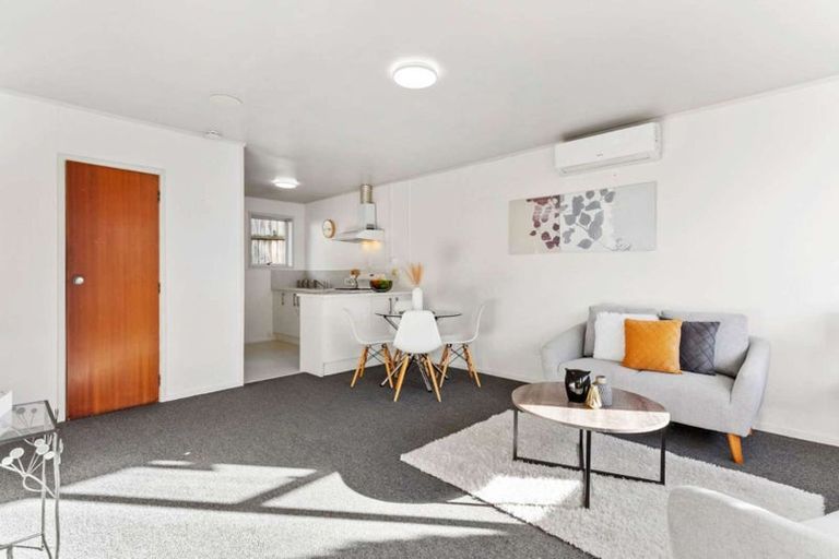 Photo of property in 1/14 Aotea Road, Glen Eden, Auckland, 0602