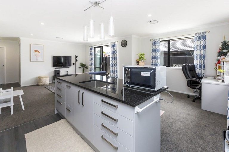 Photo of property in 115 Mawai Hakona Drive, Wallaceville, Upper Hutt, 5018