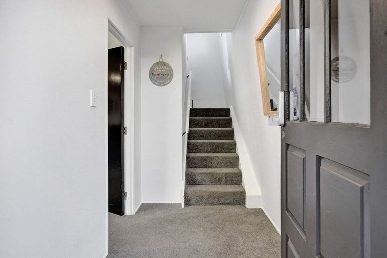 Photo of property in 52 Murray Avenue, Hawera, 4610