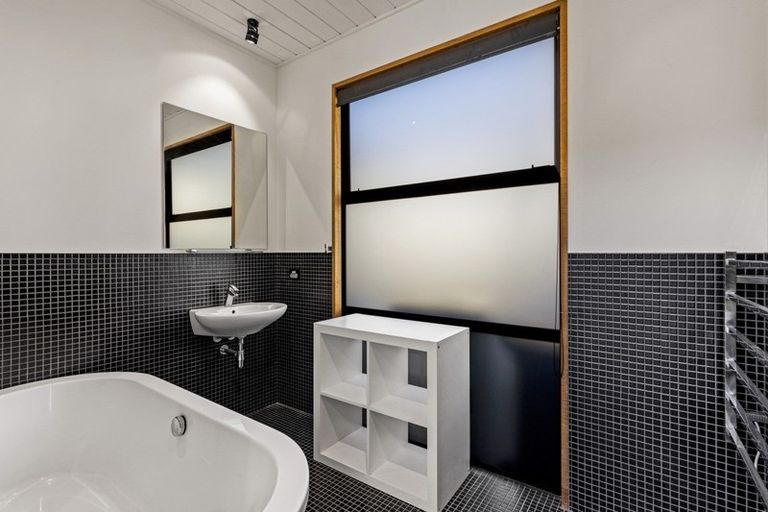 Photo of property in 10 Arran Lane, Jacks Point, Queenstown, 9371